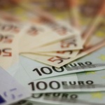 Kursy walut pod kontrolą: jak firmy mogą ograniczyć ryzyko i chronić marżę?