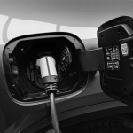 Diesel czy hybryda? Sprawdź, który napęd naprawdę opłaca się w 2026 roku