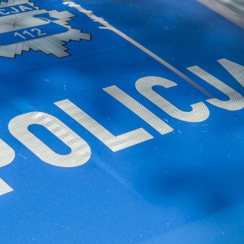 Kontrola na drodze bez stresu: co może sprawdzić policja i jak zachować się jako kierowca?