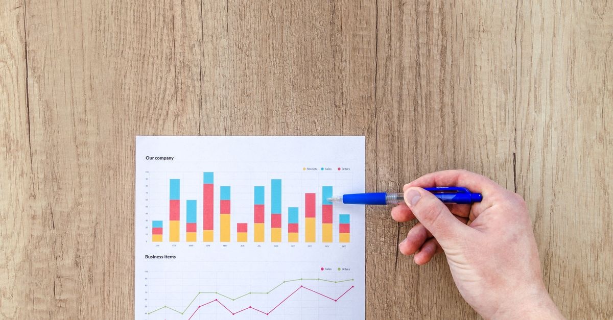 Od zimnych leadów do gorących kontraktów: jak zdobywać wartościowe kontakty sprzedażowe w przemyśle