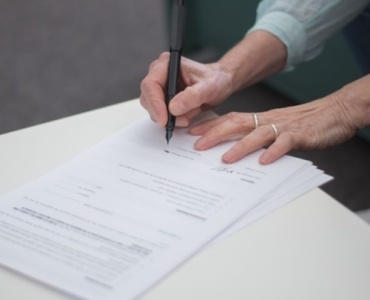 Samochód w spadku bez stresu: formalności krok po kroku