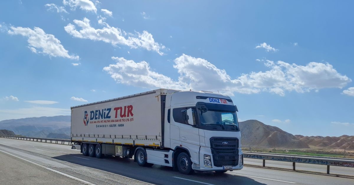Defensywnie i bezpiecznie: jak kierowcy transportu mogą przewidywać zagrożenia i oszczędzać czas