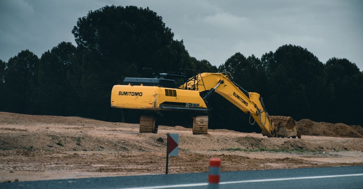 Bezpieczny wykop bez niespodzianek: sprawdzone sposoby na ochronę prac ziemnych